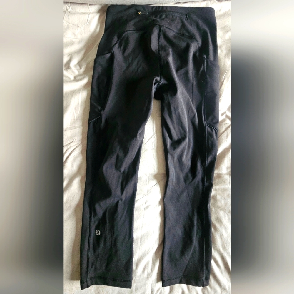 Size 4 Lululemon cropped leggings